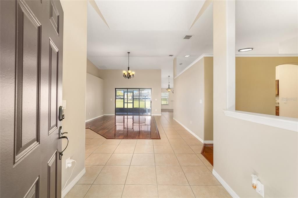 На продажу: $569,000 (5 спален, 3 ванн, 2737 Квадратных фут)