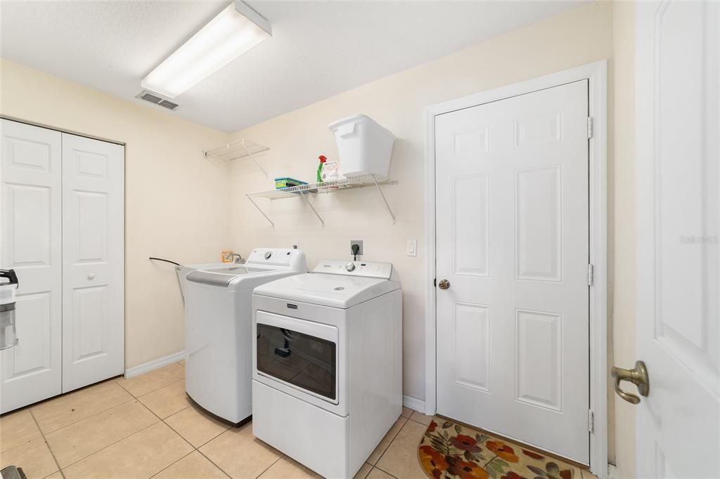 На продажу: $569,000 (5 спален, 3 ванн, 2737 Квадратных фут)