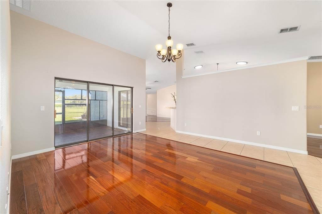 На продажу: $569,000 (5 спален, 3 ванн, 2737 Квадратных фут)