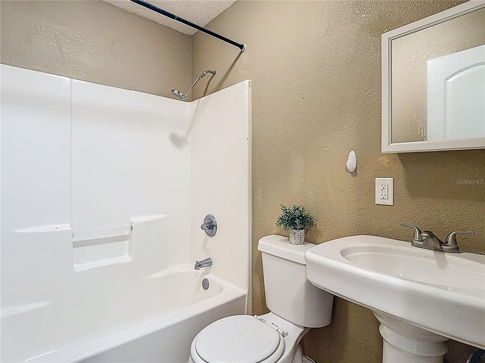 На продажу: $249,000 (3 спален, 3 ванн, 1428 Квадратных фут)
