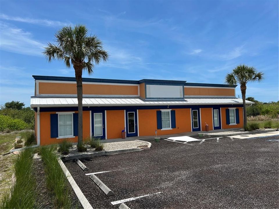Active With Contract: $499,000 (0 beds, 0 baths, 1950 Square Feet)