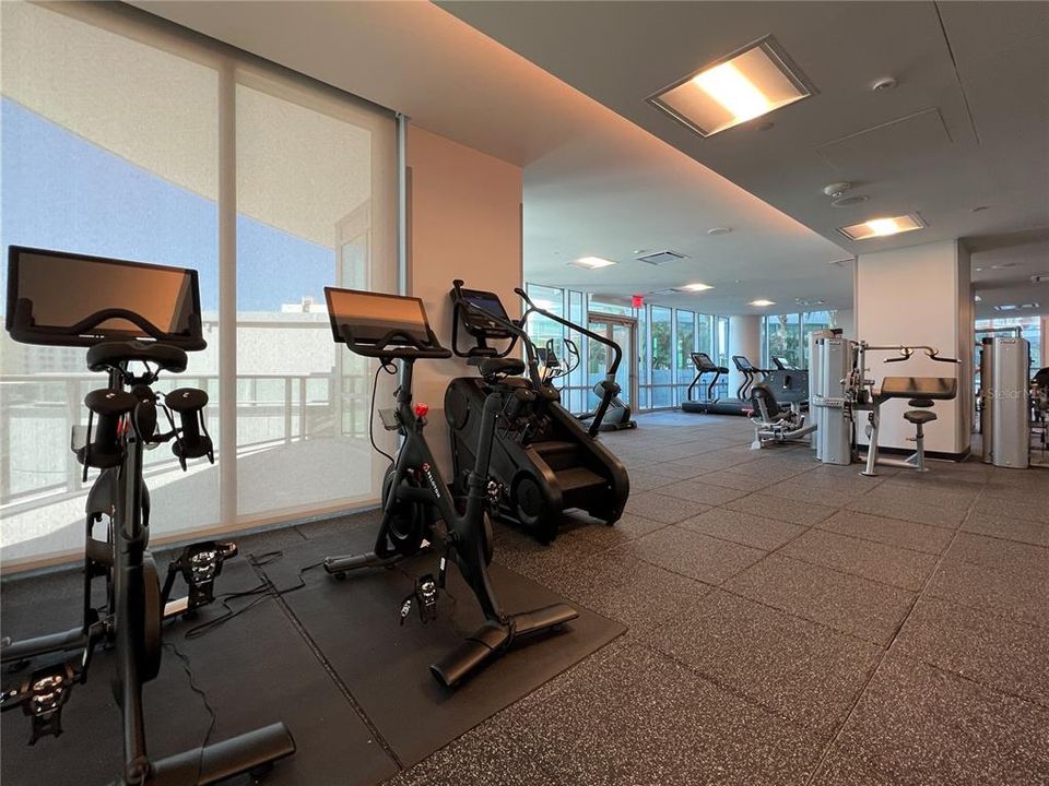 Active With Contract: $8,250 (3 beds, 3 baths, 1948 Square Feet)