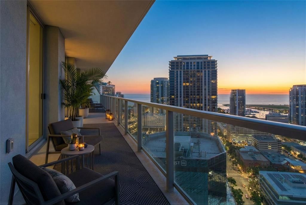 Active With Contract: $8,250 (3 beds, 3 baths, 1948 Square Feet)