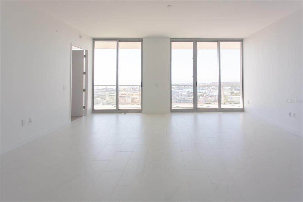 Active With Contract: $8,250 (3 beds, 3 baths, 1948 Square Feet)
