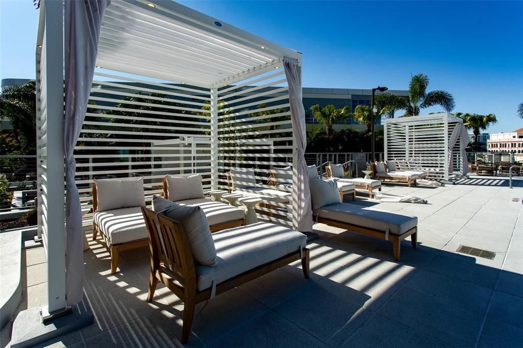 Active With Contract: $8,250 (3 beds, 3 baths, 1948 Square Feet)