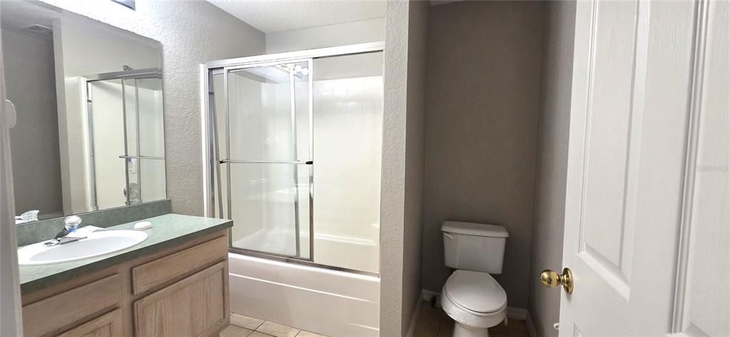 Activo con contrato: $285,000 (5 camas, 3 baños, 1790 Pies cuadrados)