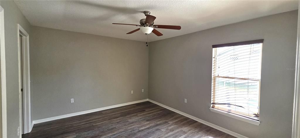Activo con contrato: $285,000 (5 camas, 3 baños, 1790 Pies cuadrados)