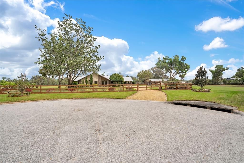 For Sale: $749,000 (4 beds, 2 baths, 2928 Square Feet)
