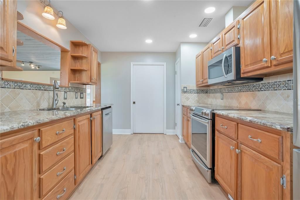 For Sale: $749,000 (4 beds, 2 baths, 2928 Square Feet)