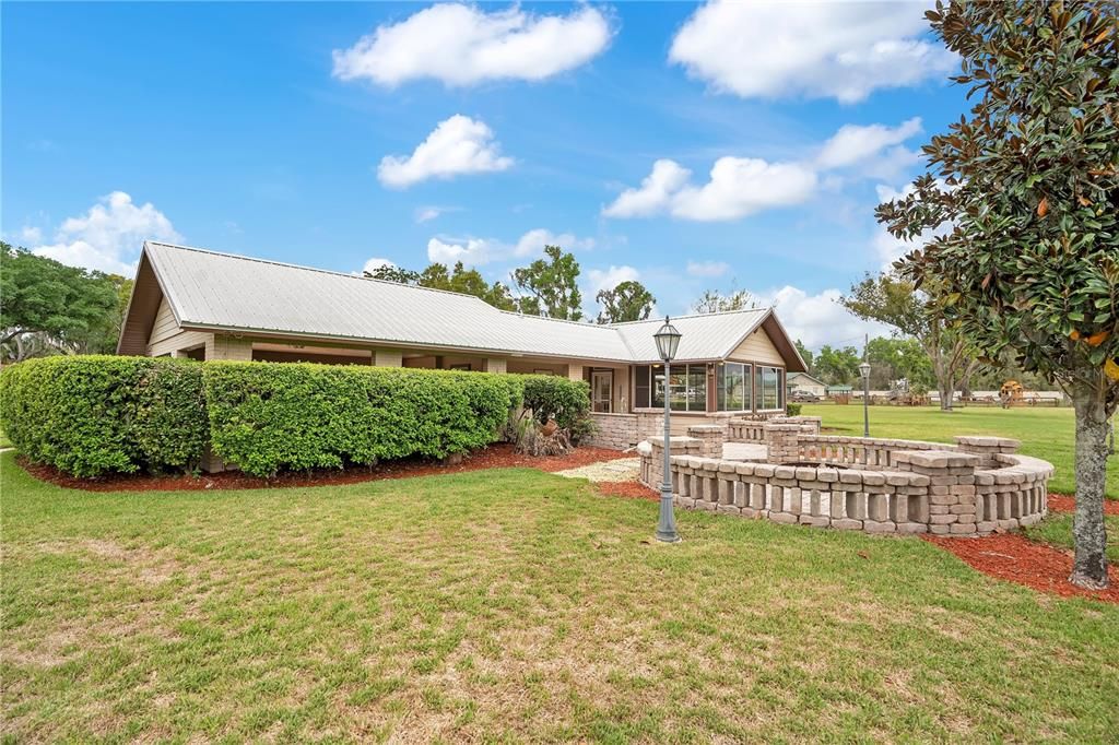 For Sale: $749,000 (4 beds, 2 baths, 2928 Square Feet)