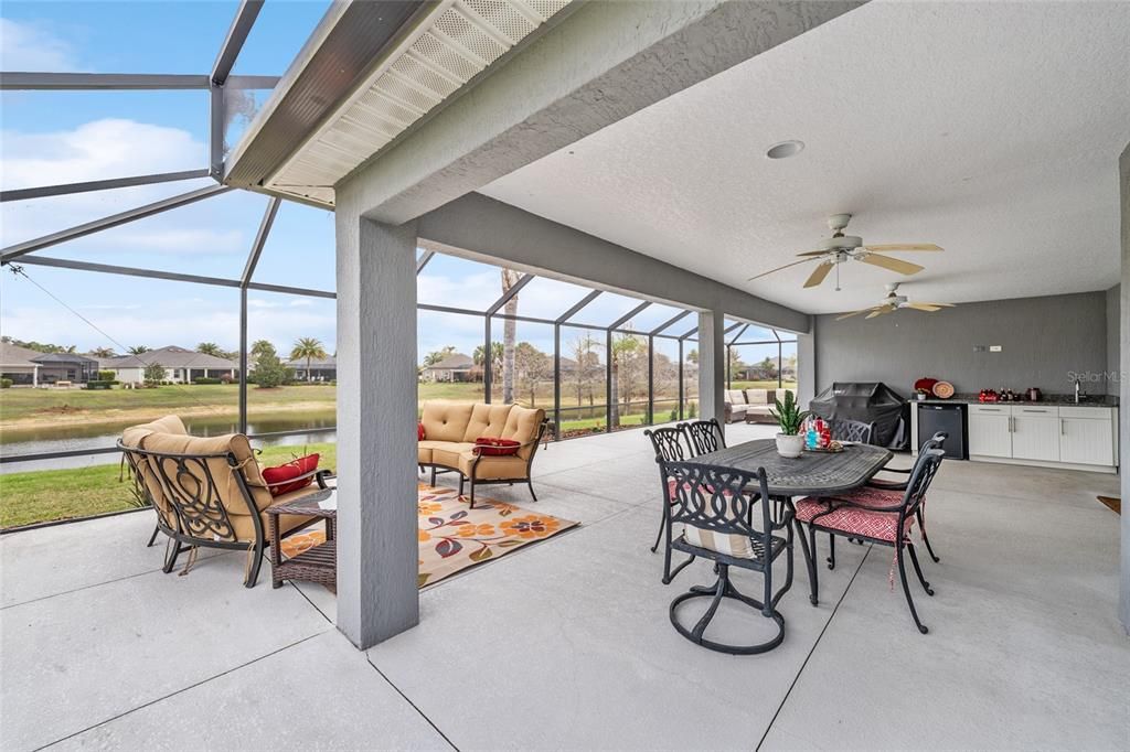 Activo con contrato: $724,900 (3 camas, 2 baños, 1958 Pies cuadrados)