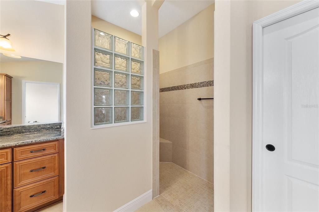 Activo con contrato: $724,900 (3 camas, 2 baños, 1958 Pies cuadrados)