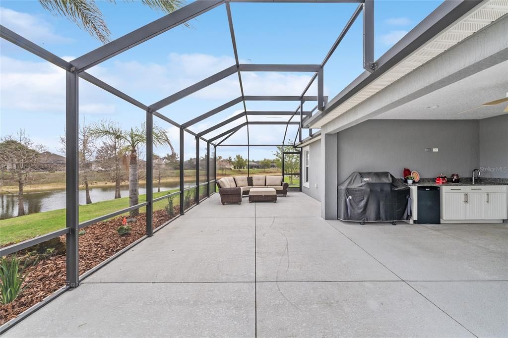 Activo con contrato: $724,900 (3 camas, 2 baños, 1958 Pies cuadrados)