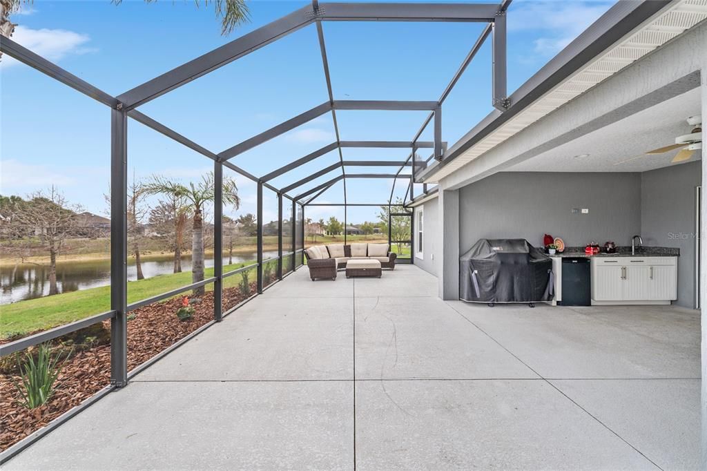 Activo con contrato: $724,900 (3 camas, 2 baños, 1958 Pies cuadrados)