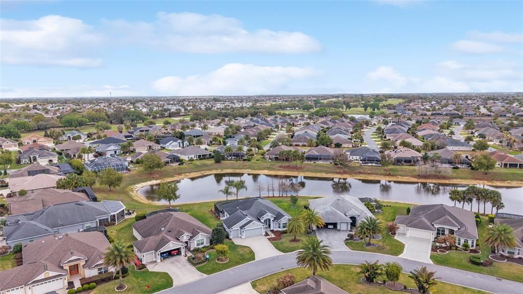 Activo con contrato: $724,900 (3 camas, 2 baños, 1958 Pies cuadrados)