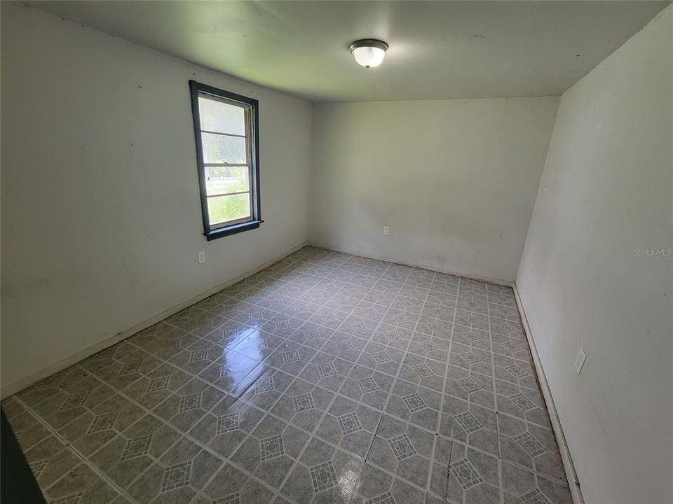 For Rent: $800 (1 beds, 1 baths, 600 Square Feet)