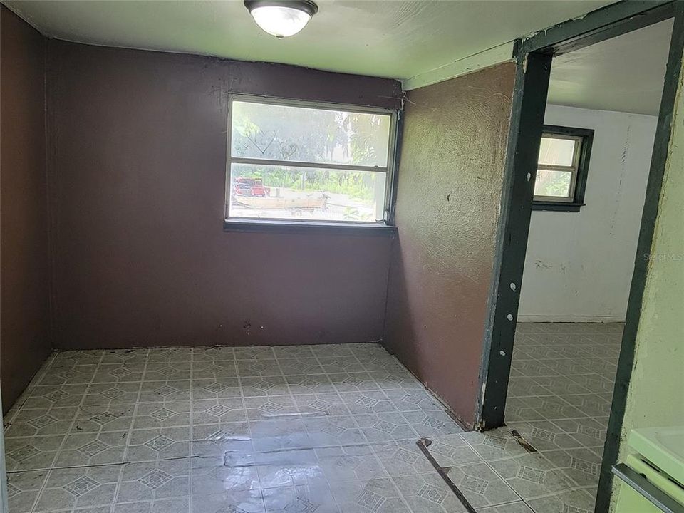 For Rent: $800 (1 beds, 1 baths, 600 Square Feet)