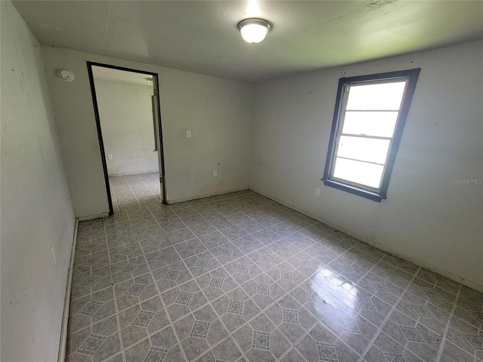 For Rent: $800 (1 beds, 1 baths, 600 Square Feet)