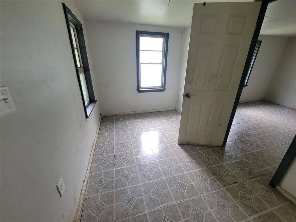 For Rent: $800 (1 beds, 1 baths, 600 Square Feet)