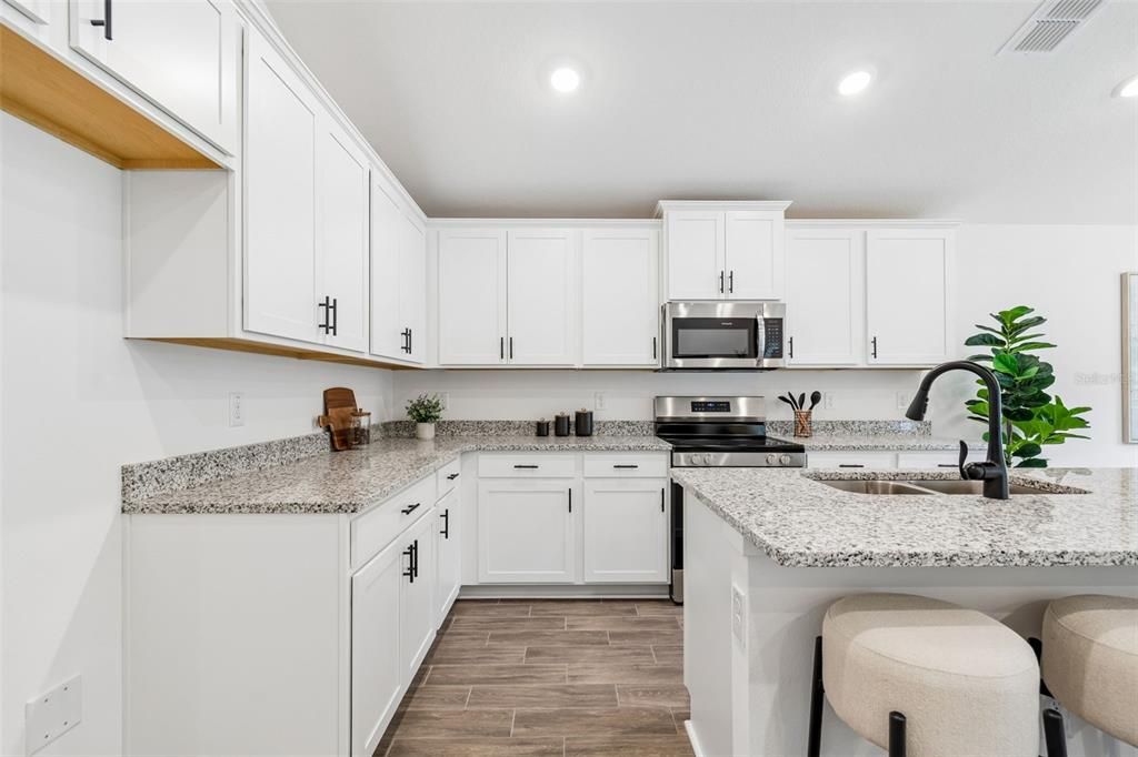Active With Contract: $321,100 (3 beds, 2 baths, 1512 Square Feet)