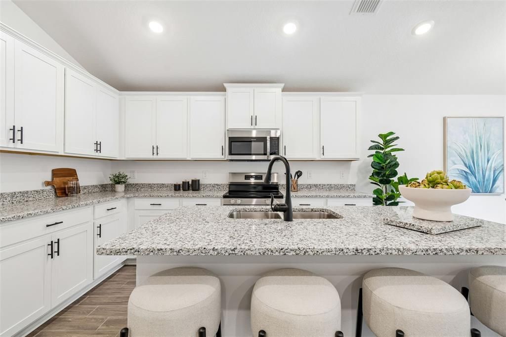 Active With Contract: $321,100 (3 beds, 2 baths, 1512 Square Feet)