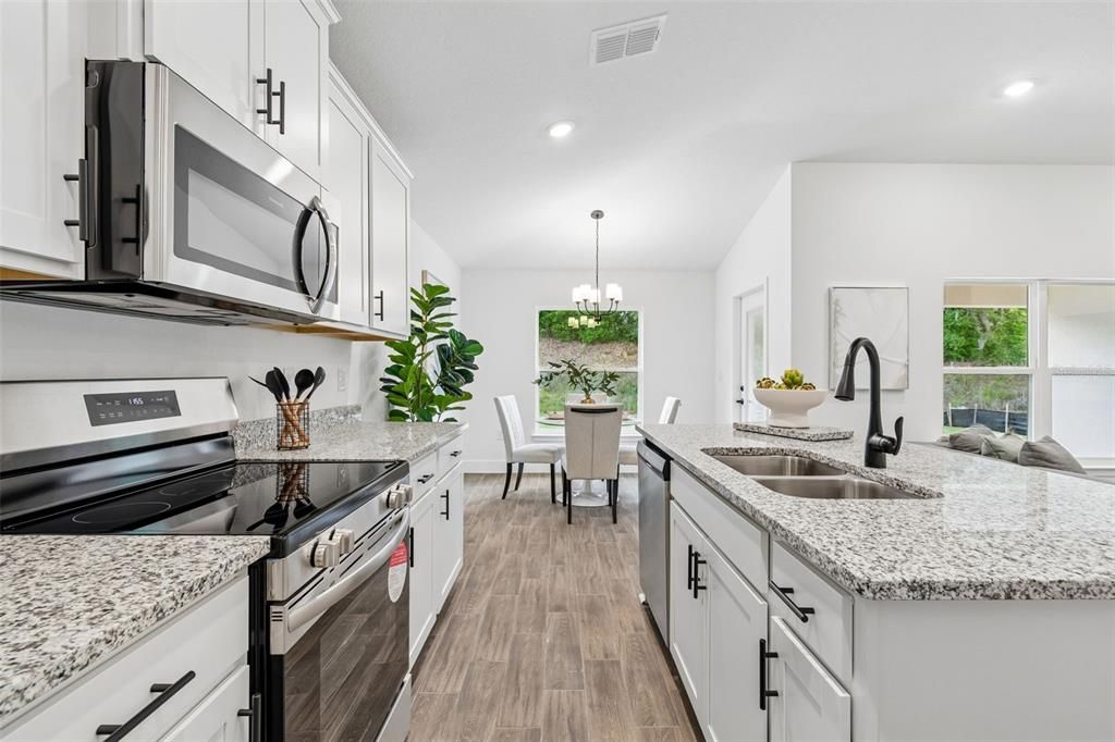 Active With Contract: $321,100 (3 beds, 2 baths, 1512 Square Feet)