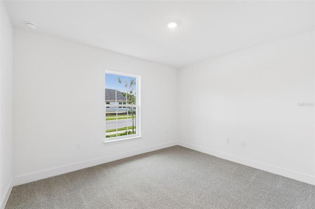 Active With Contract: $321,100 (3 beds, 2 baths, 1512 Square Feet)
