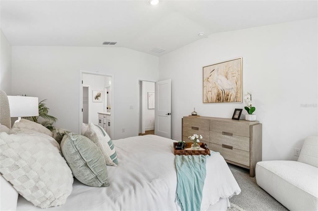 Active With Contract: $321,100 (3 beds, 2 baths, 1512 Square Feet)