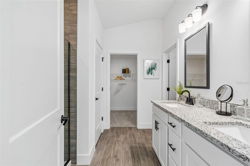 Active With Contract: $321,100 (3 beds, 2 baths, 1512 Square Feet)