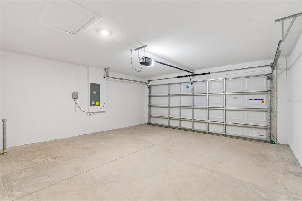 Active With Contract: $321,100 (3 beds, 2 baths, 1512 Square Feet)