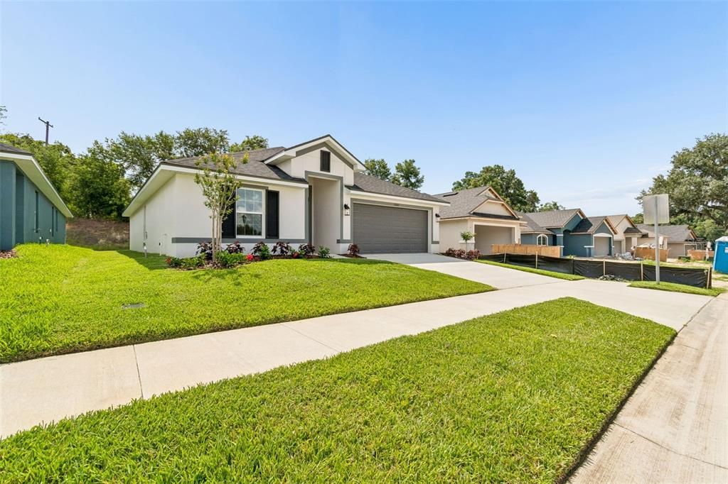 Active With Contract: $321,100 (3 beds, 2 baths, 1512 Square Feet)