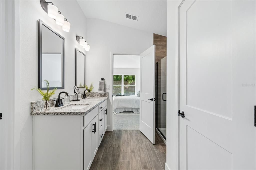 Active With Contract: $321,100 (3 beds, 2 baths, 1512 Square Feet)