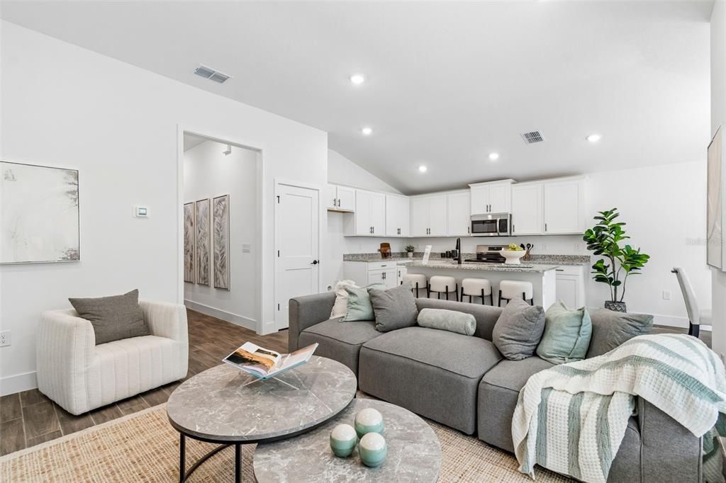Active With Contract: $321,100 (3 beds, 2 baths, 1512 Square Feet)
