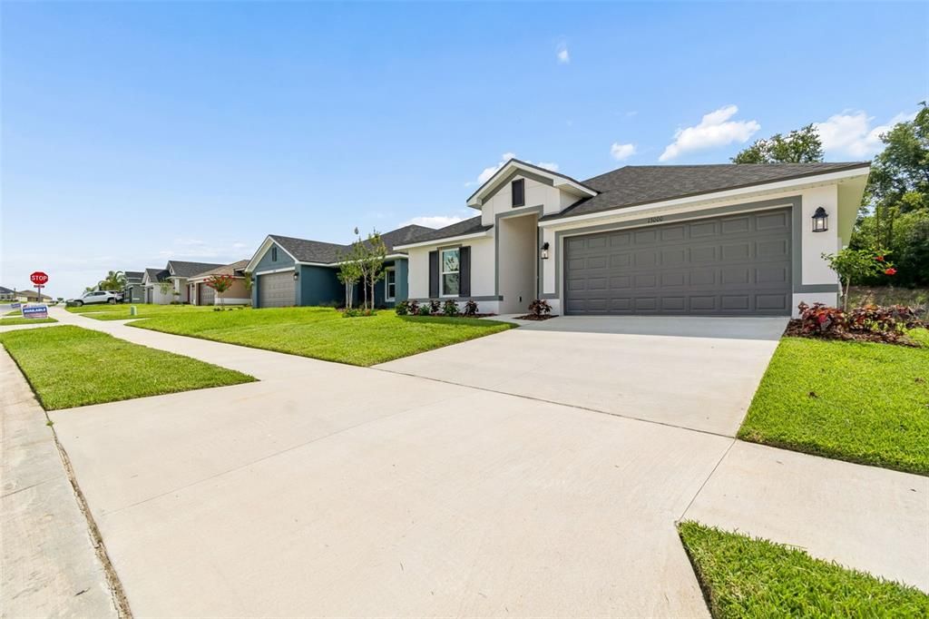 Active With Contract: $321,100 (3 beds, 2 baths, 1512 Square Feet)