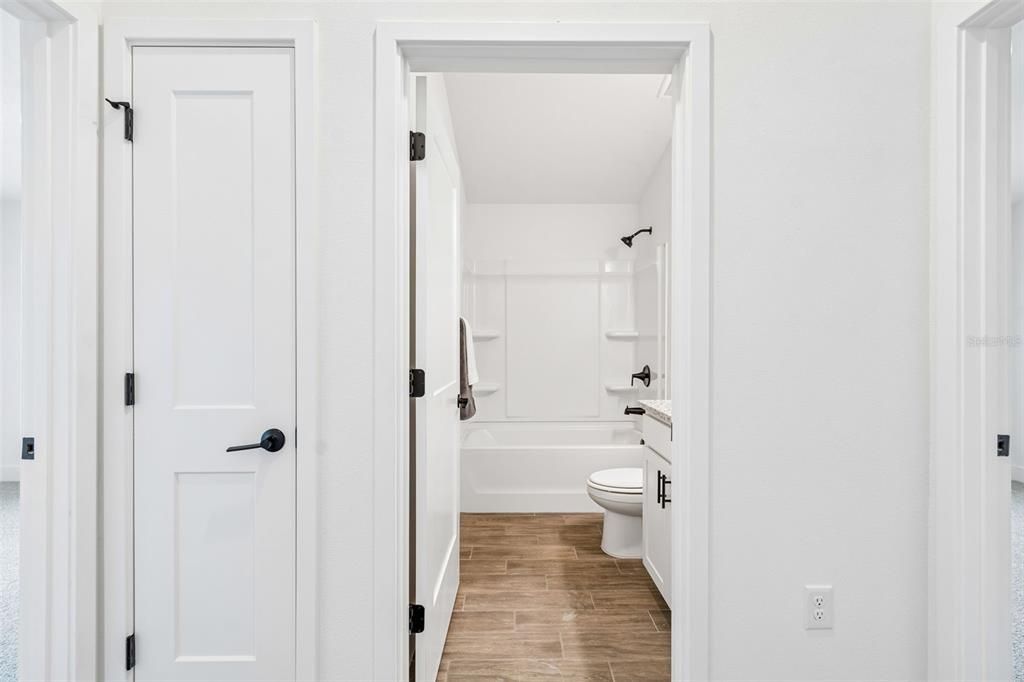 Active With Contract: $321,100 (3 beds, 2 baths, 1512 Square Feet)
