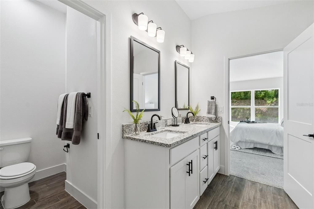 Active With Contract: $321,100 (3 beds, 2 baths, 1512 Square Feet)