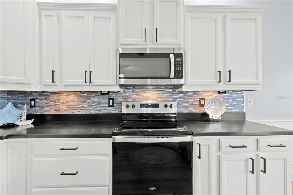 For Sale: $599,900 (3 beds, 2 baths, 1630 Square Feet)
