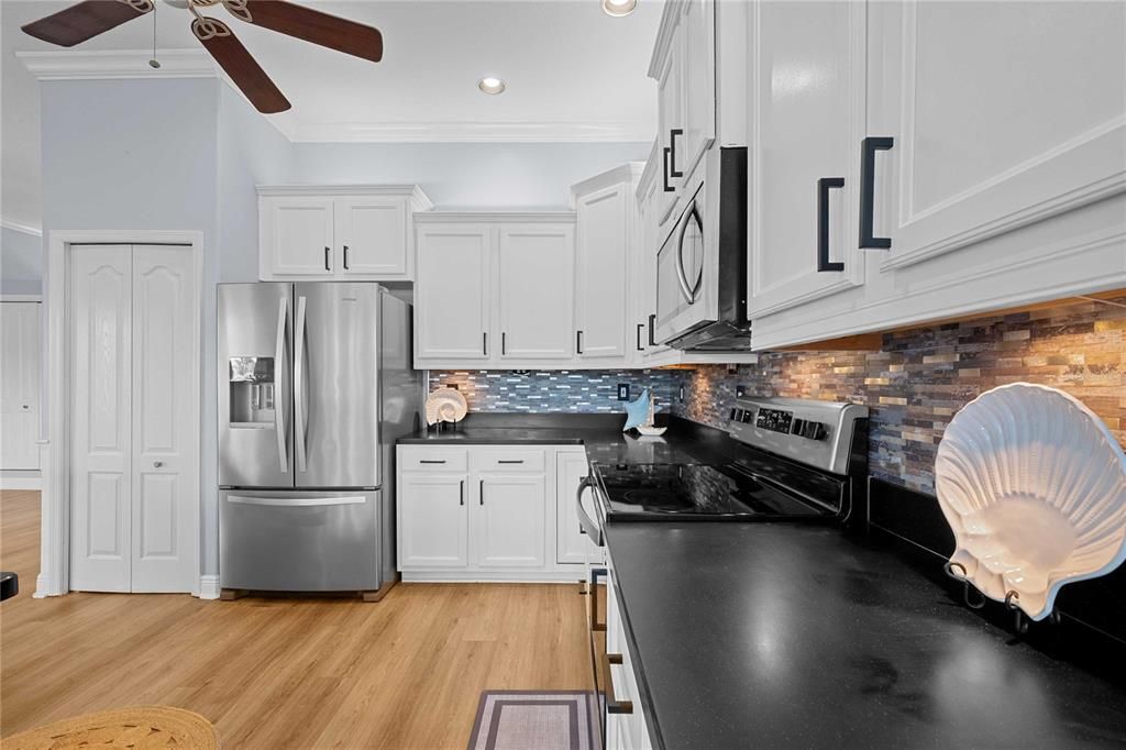 For Sale: $599,900 (3 beds, 2 baths, 1630 Square Feet)