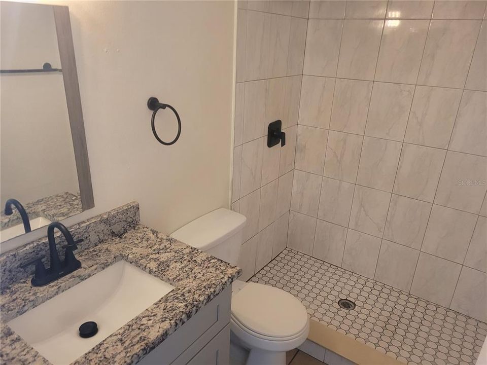 For Rent: $1,600 (2 beds, 1 baths, 698 Square Feet)