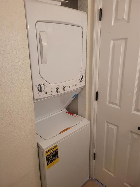For Rent: $1,600 (2 beds, 1 baths, 698 Square Feet)