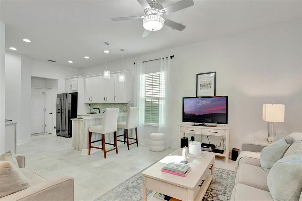 En Venta: $582,995 (4 camas, 2 baños, 2077 Pies cuadrados)