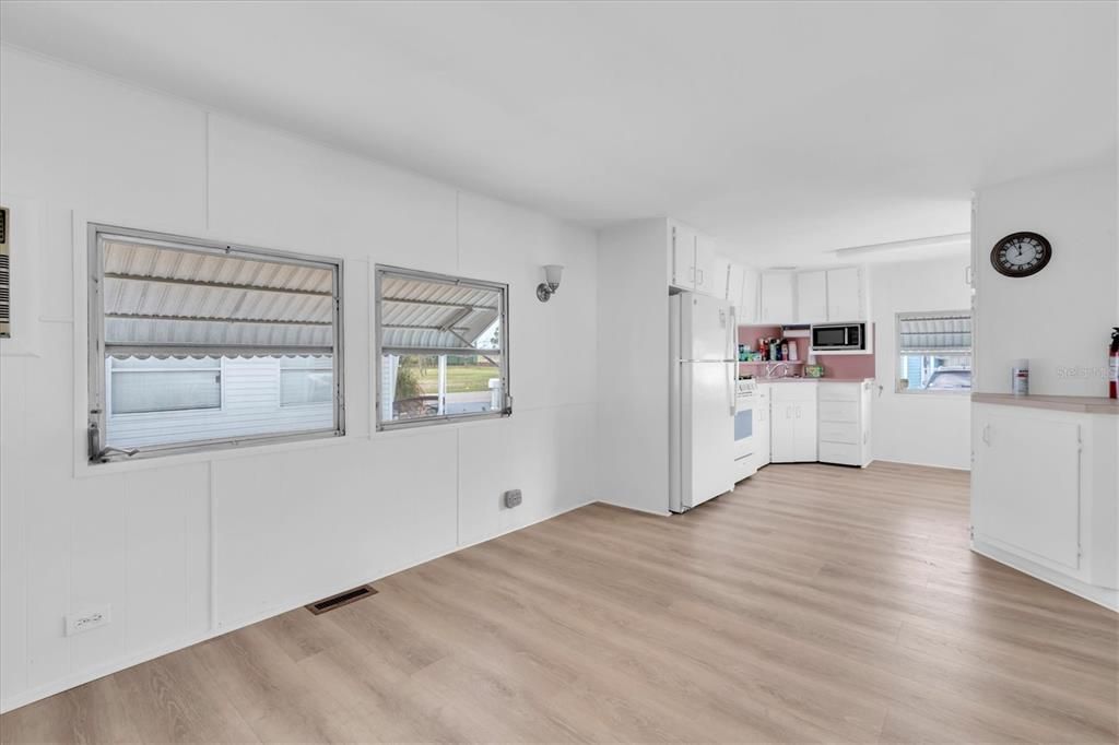 На продажу: $75,000 (2 спален, 1 ванн, 508 Квадратных фут)