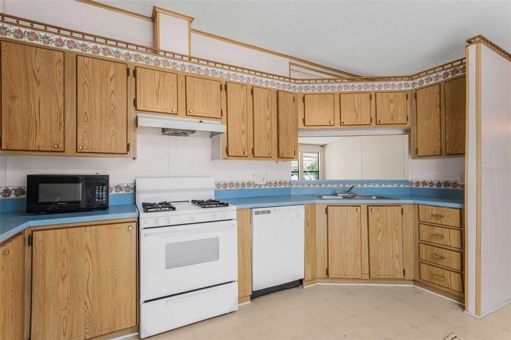 En Venta: $165,000 (3 camas, 2 baños, 1307 Pies cuadrados)