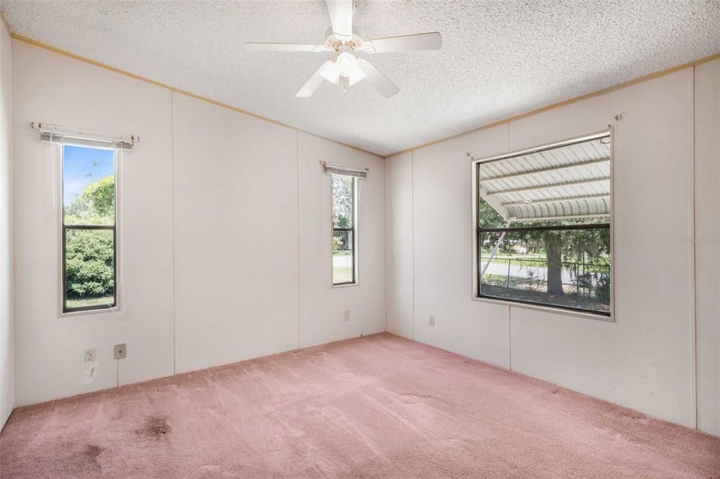 En Venta: $165,000 (3 camas, 2 baños, 1307 Pies cuadrados)