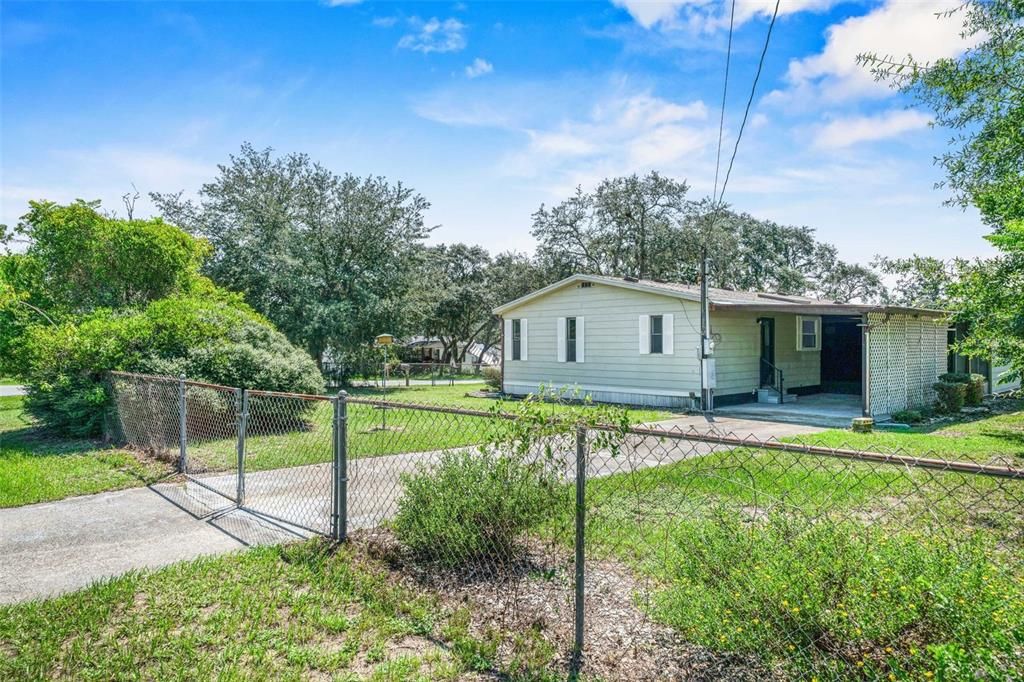 En Venta: $165,000 (3 camas, 2 baños, 1307 Pies cuadrados)