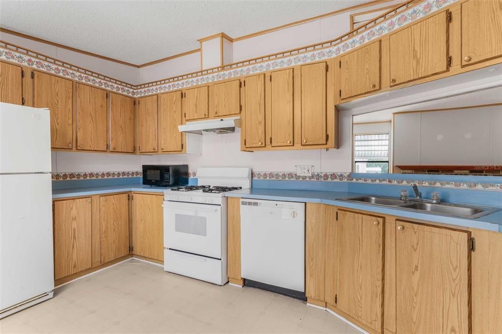 En Venta: $165,000 (3 camas, 2 baños, 1307 Pies cuadrados)