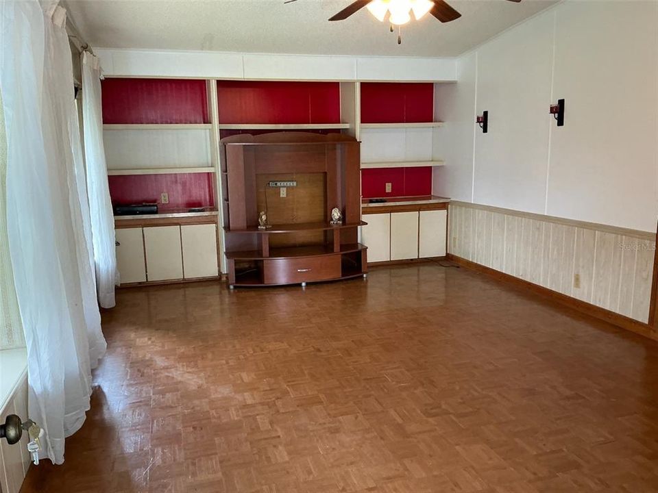 На продажу: $99,000 (2 спален, 2 ванн, 1370 Квадратных фут)