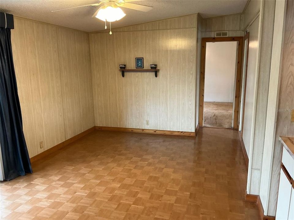 На продажу: $99,000 (2 спален, 2 ванн, 1370 Квадратных фут)