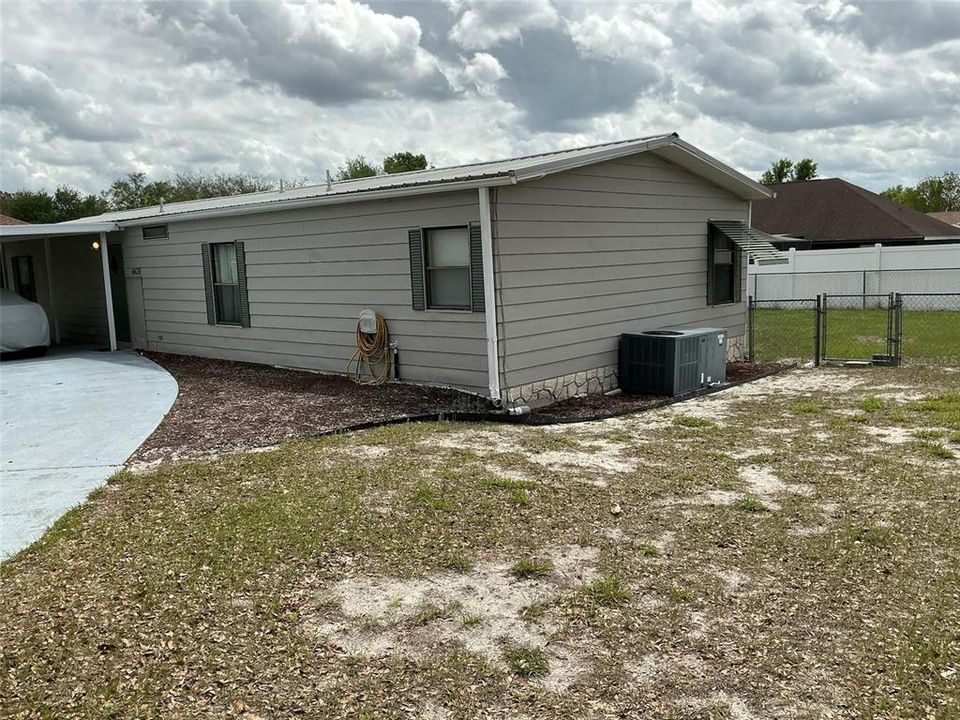 На продажу: $99,000 (2 спален, 2 ванн, 1370 Квадратных фут)