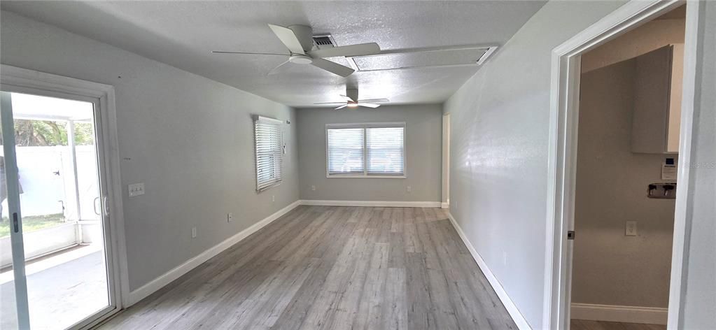 Activo con contrato: $262,500 (4 camas, 2 baños, 1500 Pies cuadrados)